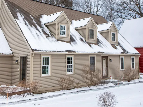 37 Balmoral Drive, Stratham, NH 03885