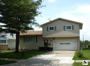 4962 Donovan Dr, Garfield Heights, OH 44125