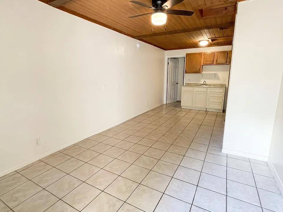 515 Polk Ave #B