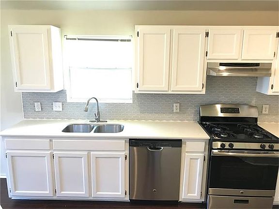 5th image of 1910 Timberwood Dr