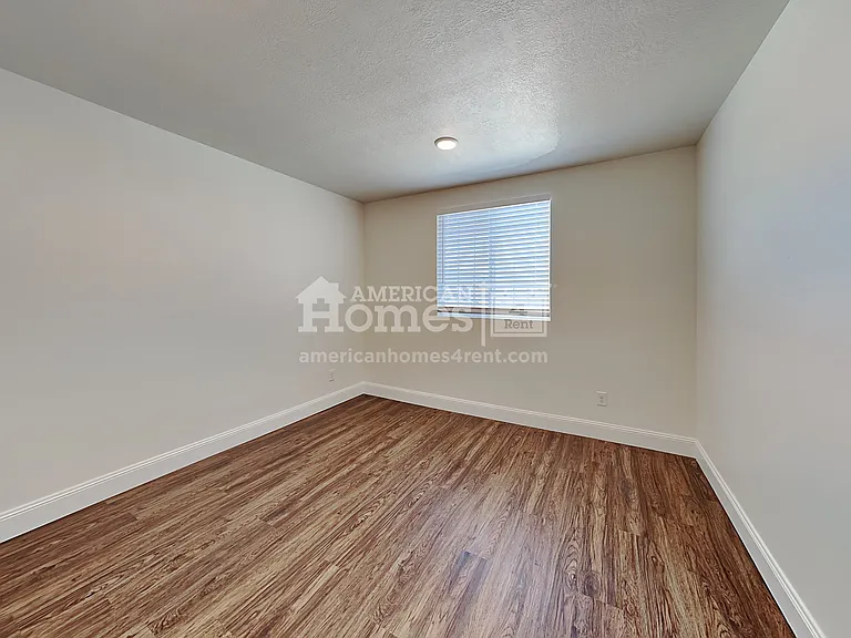 2625 W 3290 S — Photo 20