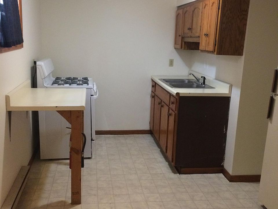 Looking into kitchen from the living room.