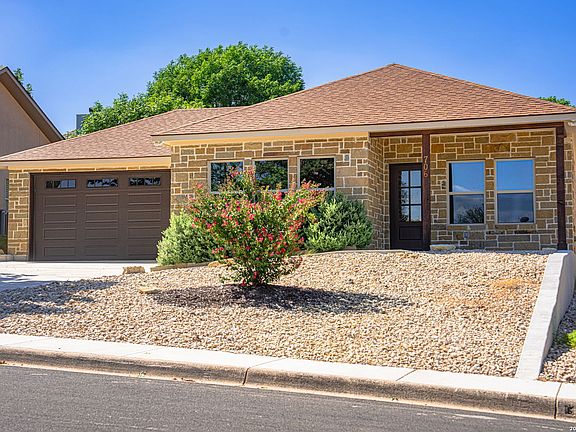 2nd image of 706 OAK VALLEY DR