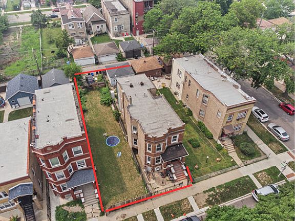 2nd image of 852 N Springfield Ave