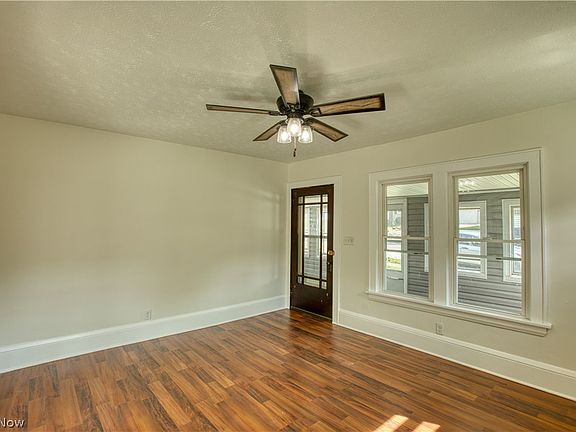 4th image of 293 E Cassell Ave
