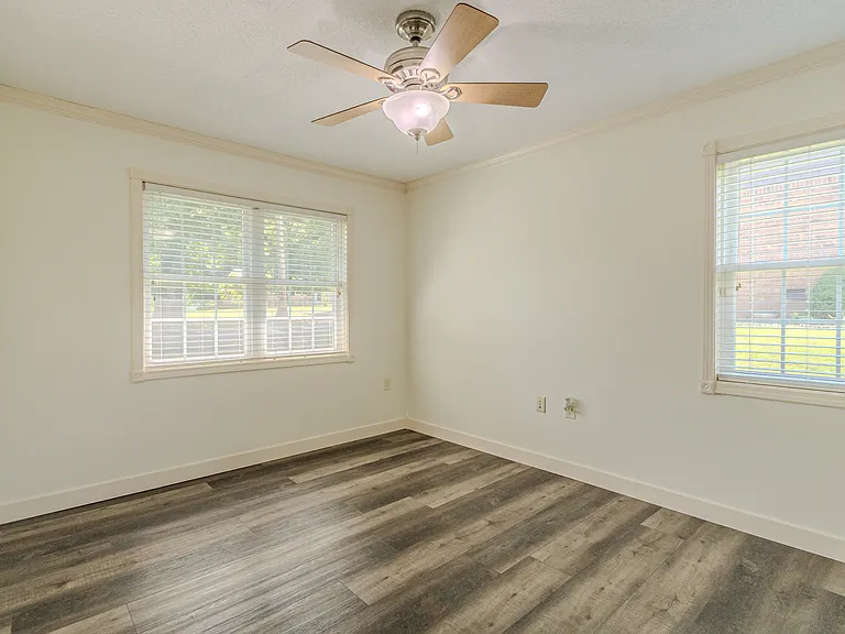 306 N Center Hill Rd — Photo 8