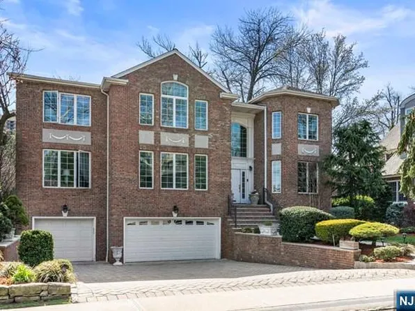 50 Claremont Rd, Fort Lee, NJ 07024