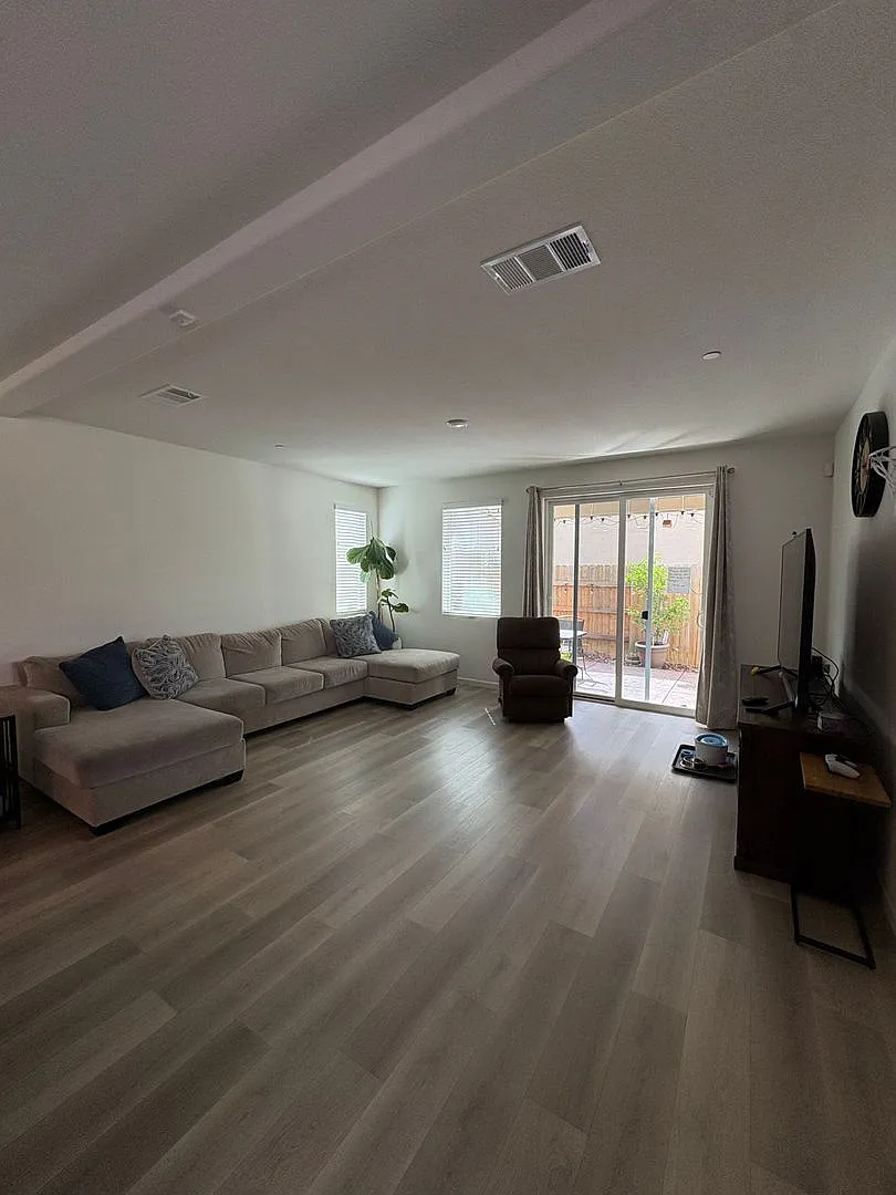 Newer 2 story home — Photo 2