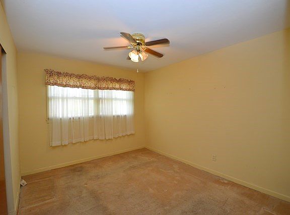 4th image of 2650 Canary Dr
