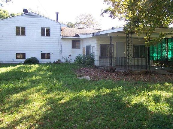 2nd image of 778 Burns St