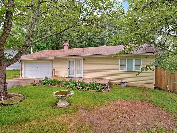 4th image of 2653 E Cragmont Street