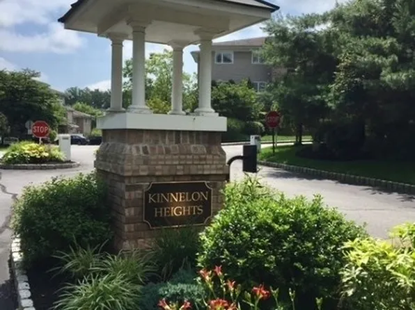 26 Wilshire Ter, Kinnelon, NJ 07405