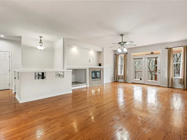 57 Sunderland Dr, Bella Vista, AR 72714