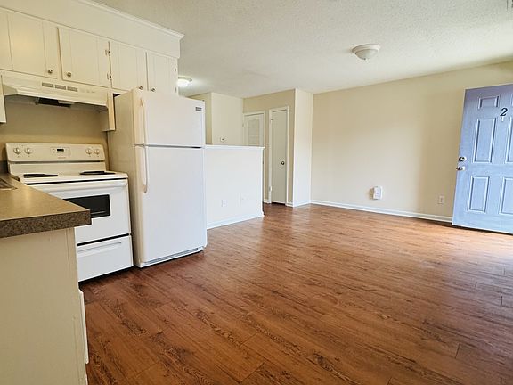 3rd image of 3027 Adams Blvd APT 9