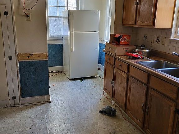 2nd image of 1531 Dreisbach Dr