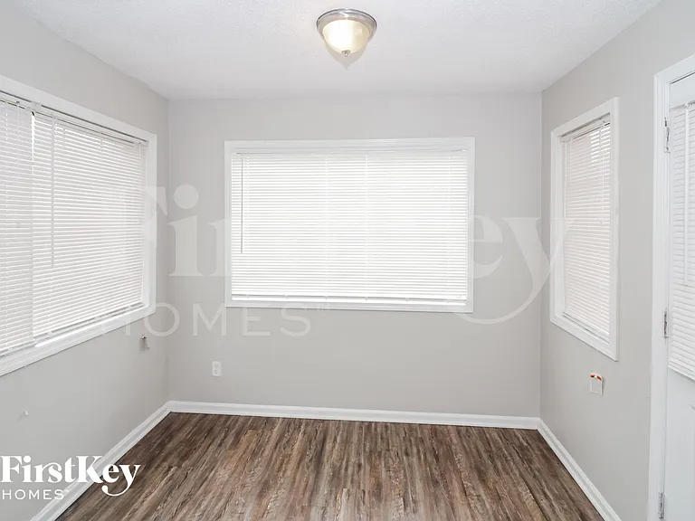 5191 Kingswood Cv — Photo 4
