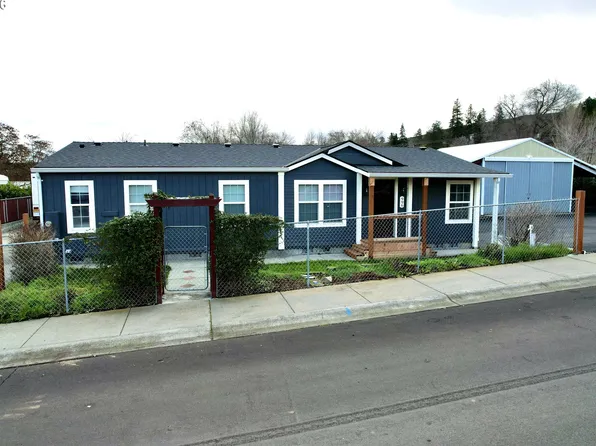 996 Honey Do St, The Dalles, OR 97058