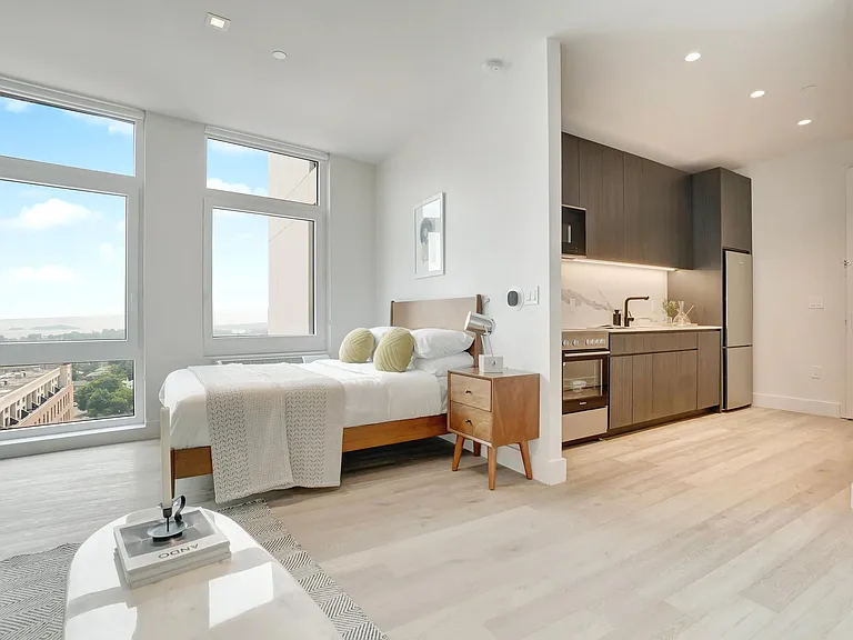 64 Centre Ave — Photo 20