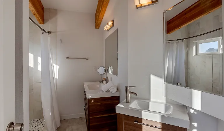 7468 N Catlin Ave #A — Photo 40