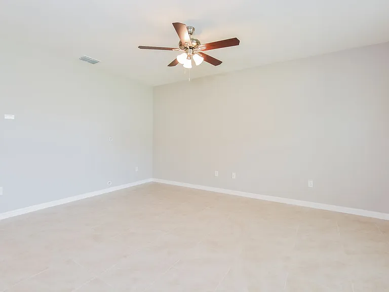 3905 Crimson Clover Dr — Photo 5