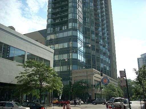 Gold Coast Galleria exterior (Clark and Maple)