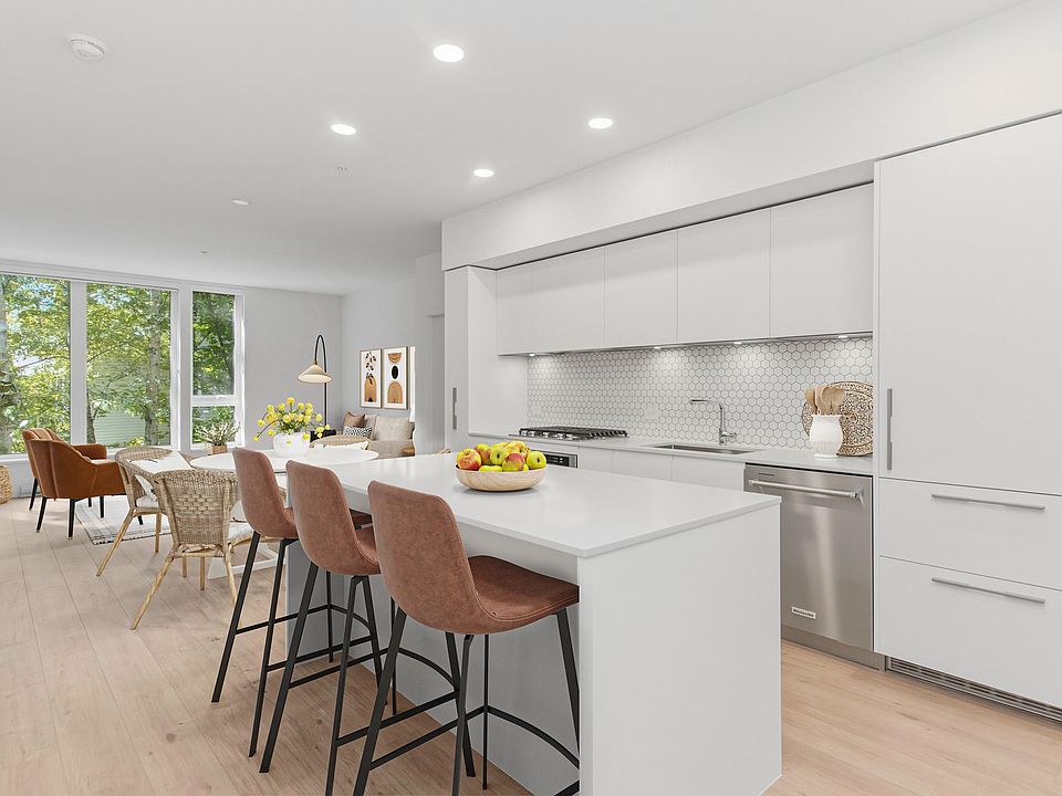 1st image of 1500 Scott Cres #314