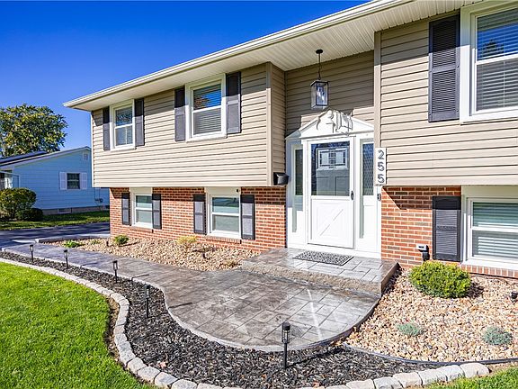 4th image of 255 Tioga Dr