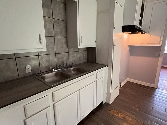 4th image of 2829 Comfort St