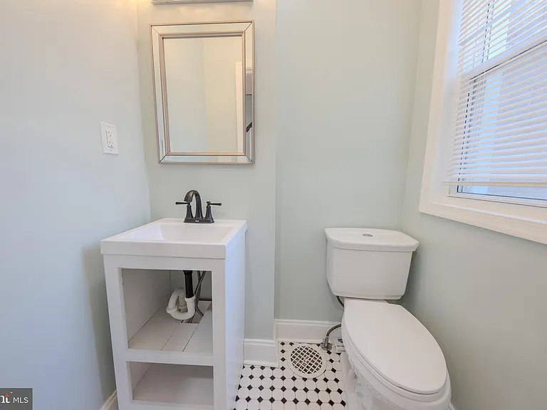 2059 E Ontario St — Photo 11