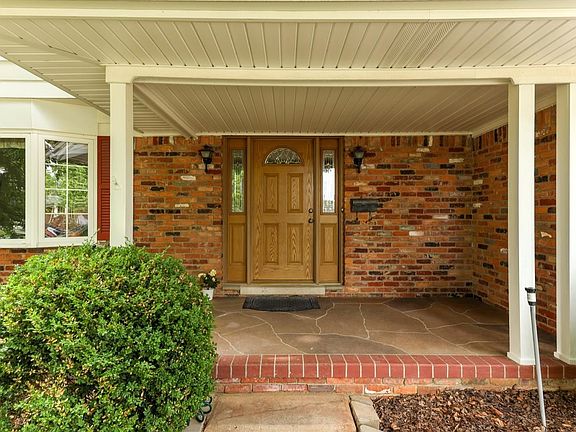 5th image of 2927 Renfrew St