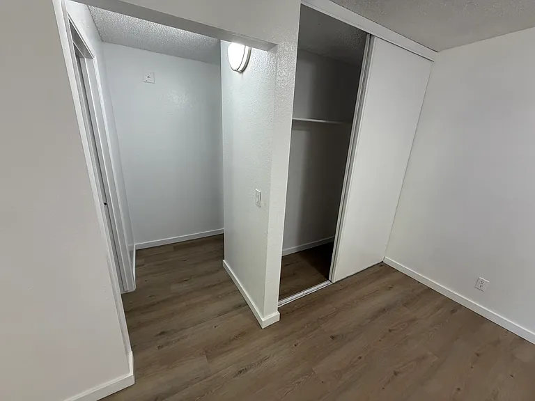 Sierra Vista Apartments — Photo 16