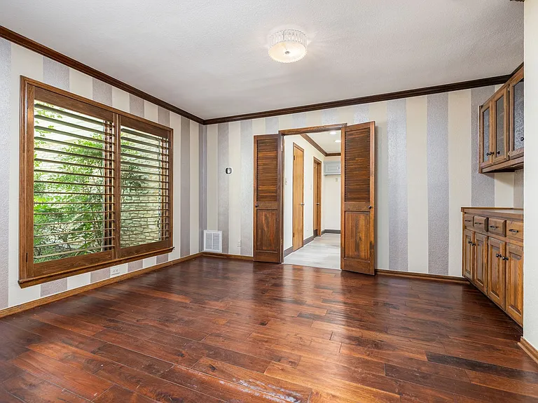 9900 Winding Oak Cir — Photo 7