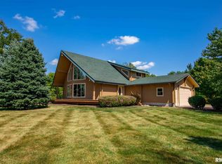 16516 2nd St, Milan, IL 61264