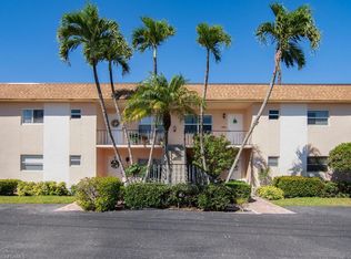 609 Palm View Dr #10, Naples, FL 34110