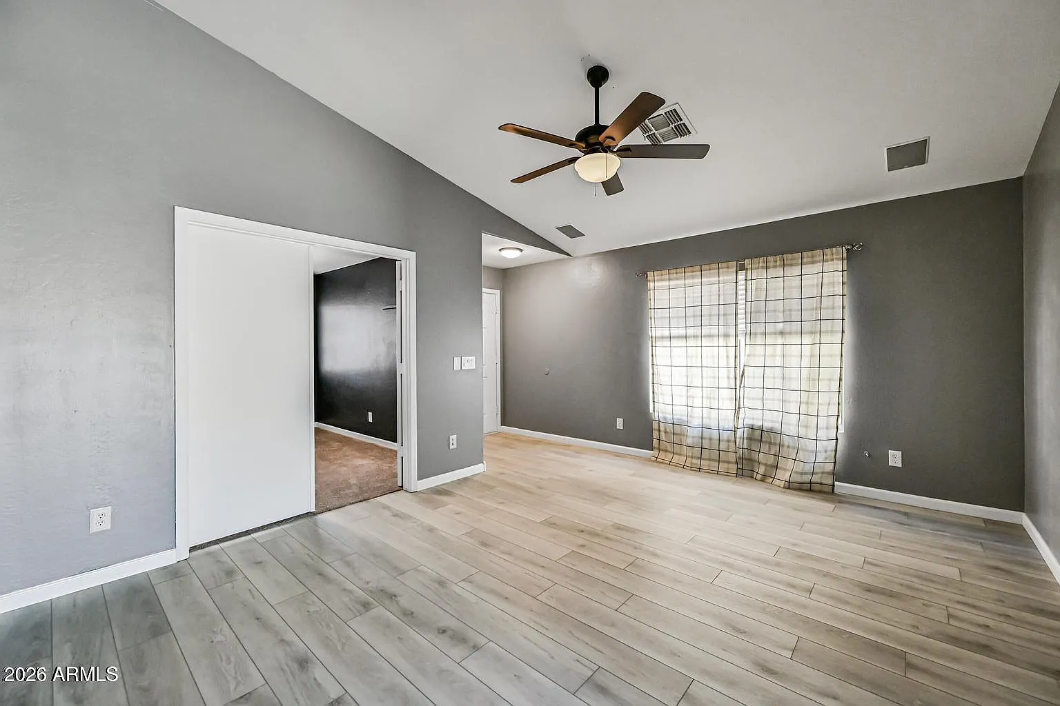 3 bed, 2.0 bath, 1089 sqft, $1,799 — Photo 4
