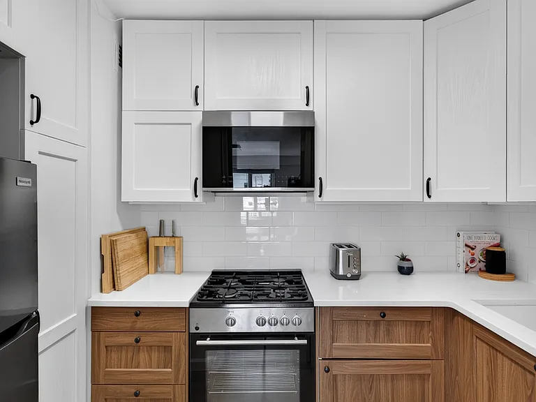 220 E 60th St #9H — Photo 8