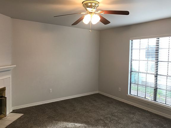 2nd image of 222 Settlers Park Dr
