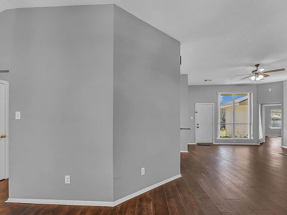 5th image of 15503 W Little York Rd