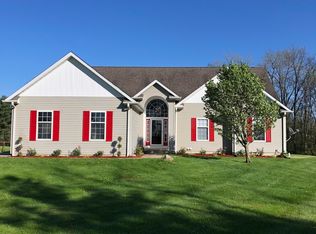 8 Sangamon Bluffs Rd, Mansfield, IL 61854