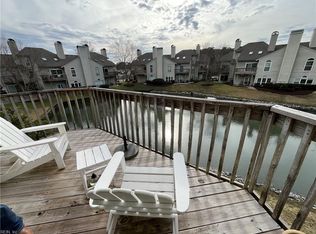 469 E Lake Cir, Chesapeake, VA 23322