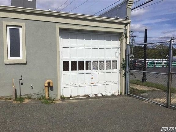 4th image of 79 Montauk Hwy