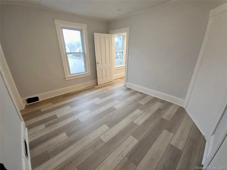 303 Newtown Ave — Photo 13