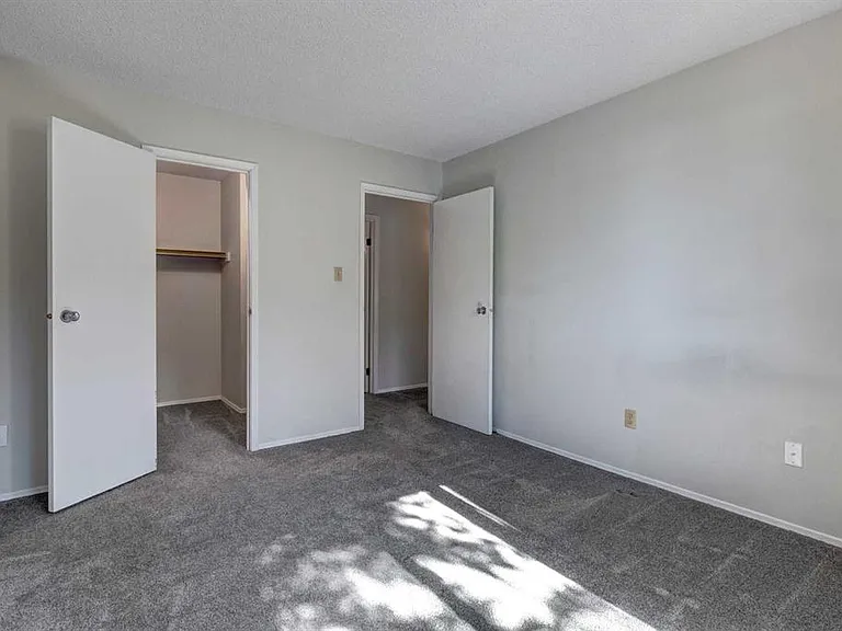 315 Southampton Dr SW #4201 — Photo 11
