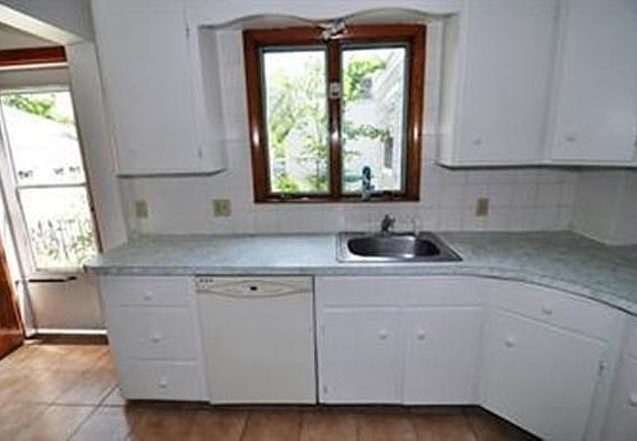 2nd image of 273 Park St #1