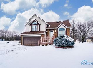 140 W Pinewood Ave, Defiance, OH 43512