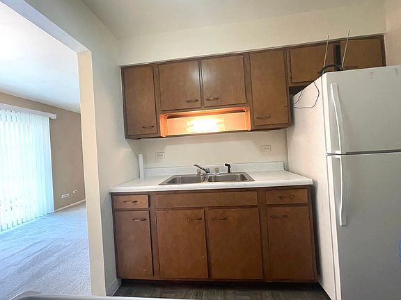 4th image of 9723 S Keeler Ave #7-208