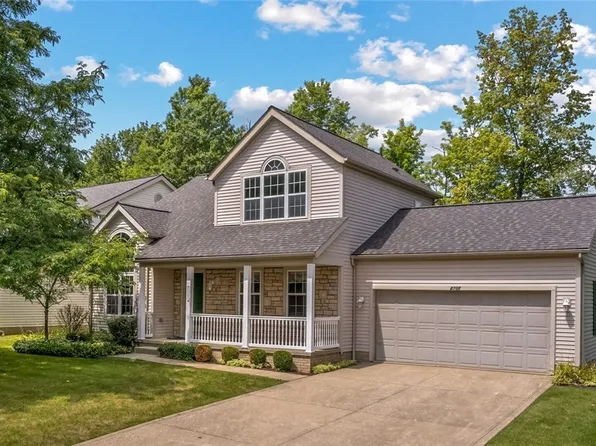 2701 Edgebrook Xing, Twinsburg, OH 44087