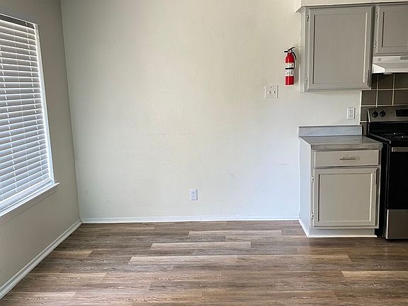 4th image of 3518 Grant Ave #324