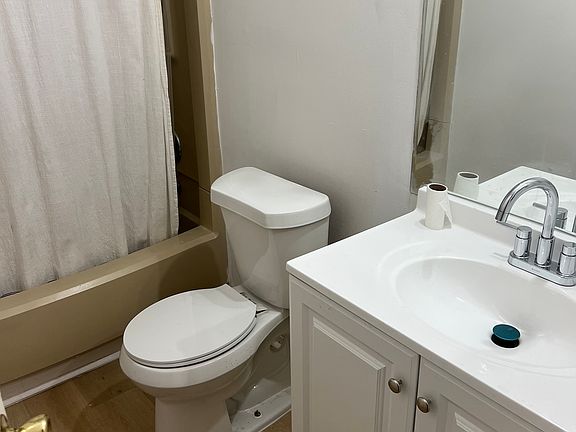 3rd image of 383 Dixie Ct #383