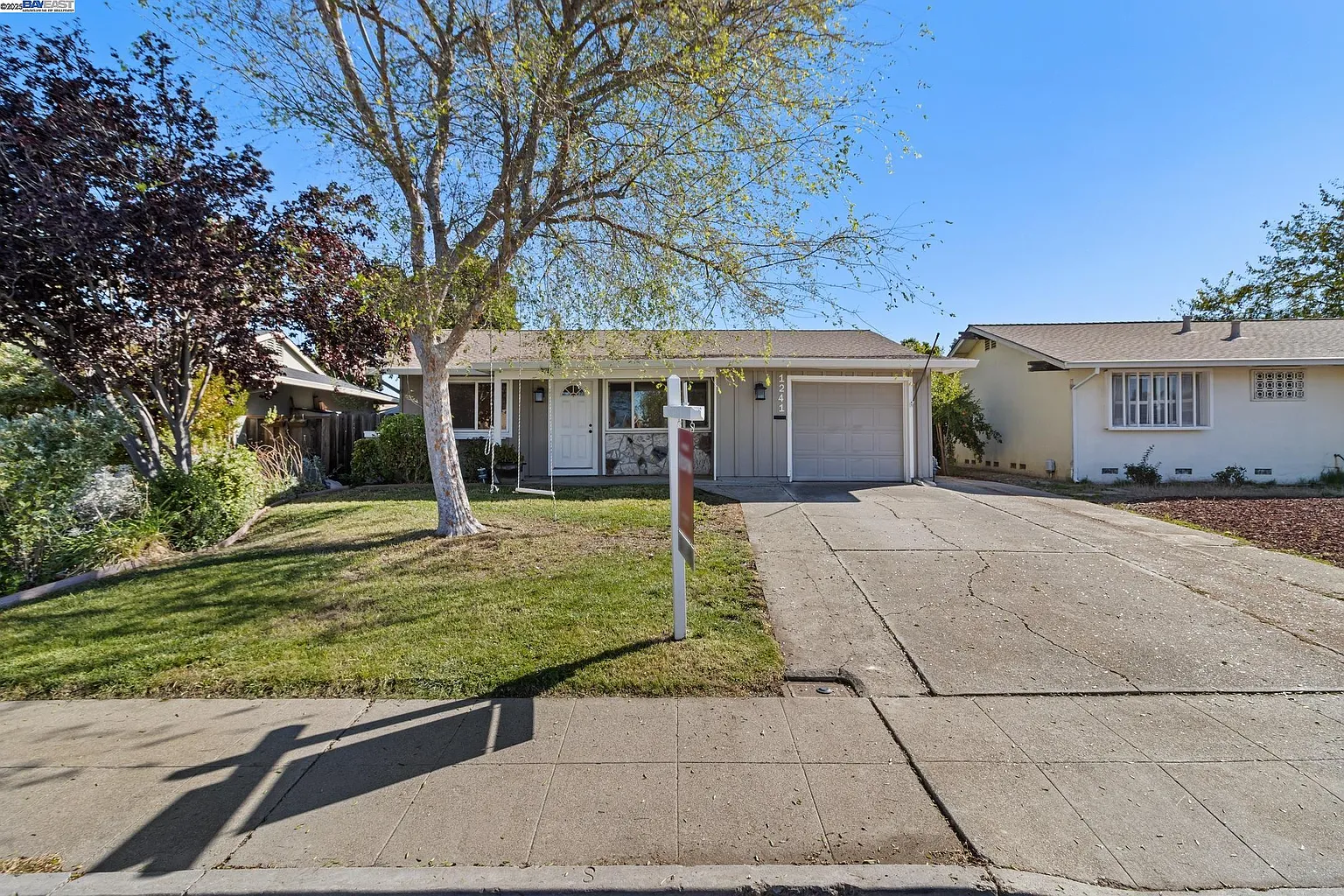 1241 Hibiscus Way photo 1